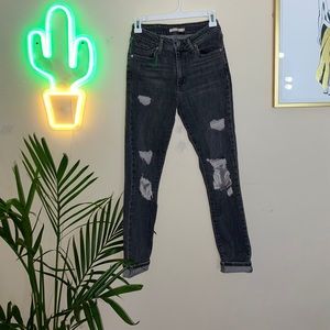 Levi’s jeans 🌈
